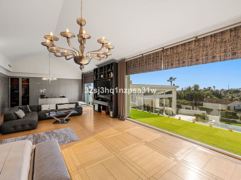 Villa for Sale in Guadalmina Alta, Malaga 7