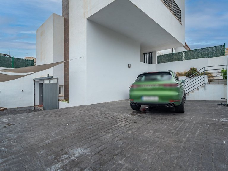 Villa for Sale in El Candado, Malaga 32