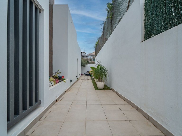 Villa for Sale in El Candado, Malaga 33