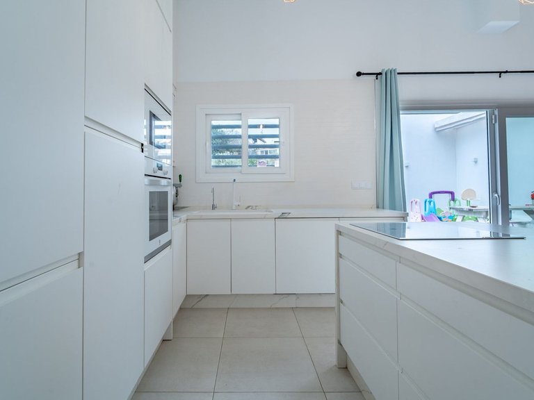 Villa for Sale in El Candado, Malaga 7