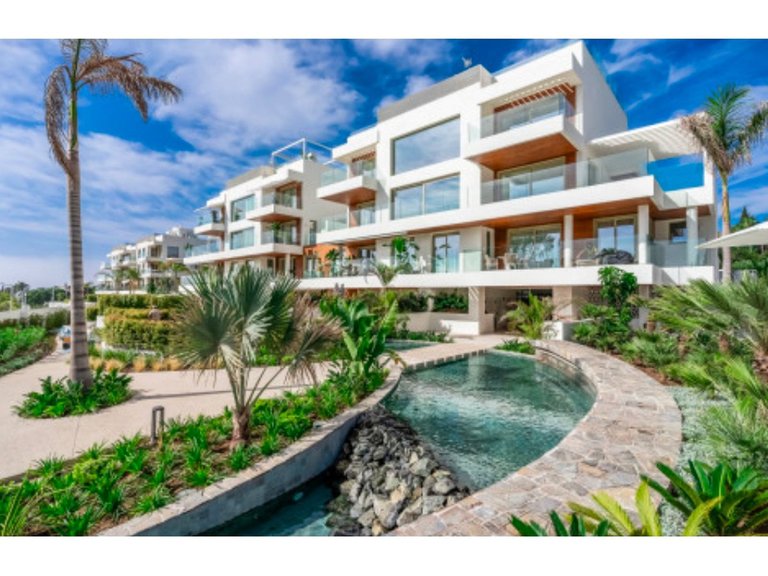 Apartment for Sale in The Golden Mile, Malaga 1