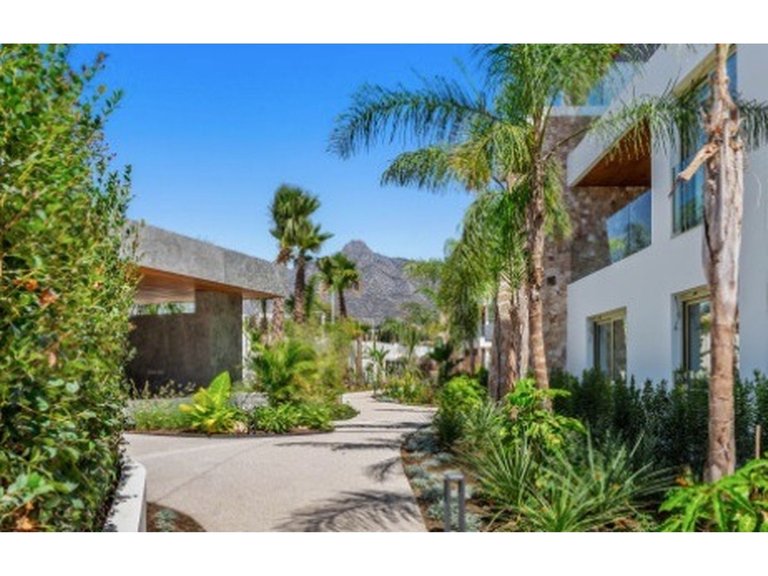 Apartment for Sale in The Golden Mile, Malaga 13