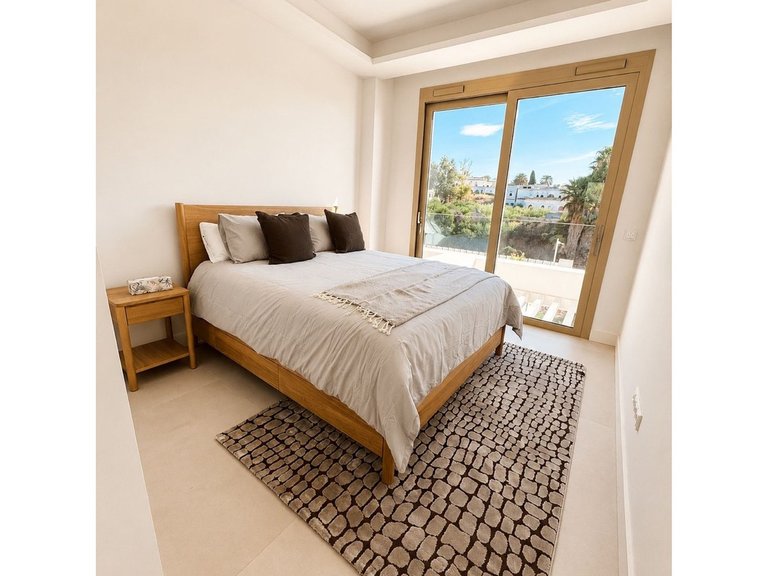 Apartment for Sale in The Golden Mile, Malaga 5