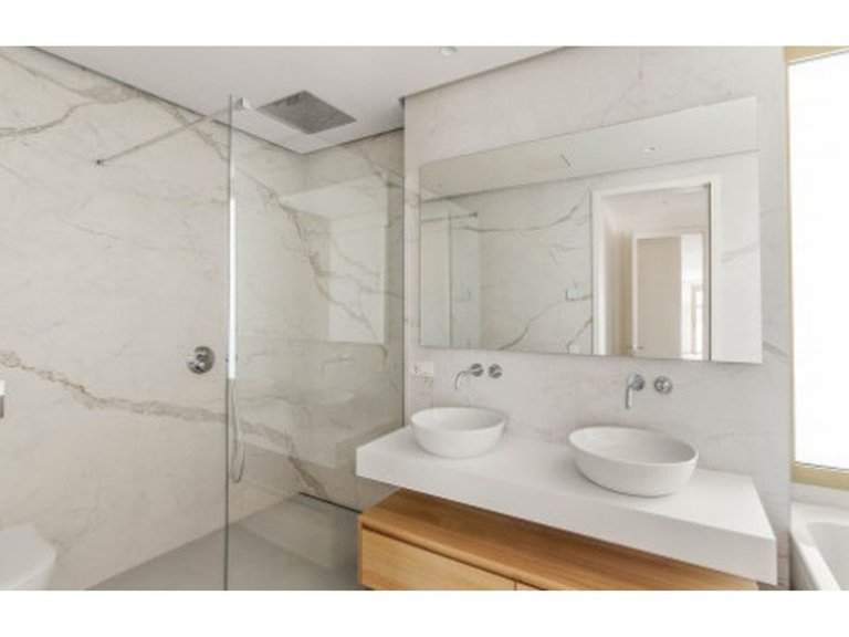 Apartment for Sale in The Golden Mile, Malaga 9