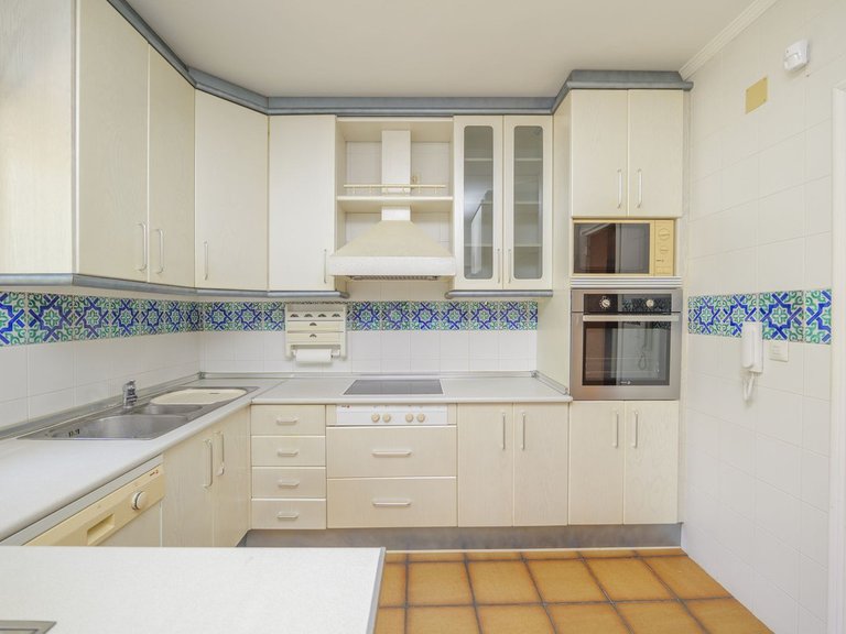 Villa for Sale in Marbella, Malaga 11