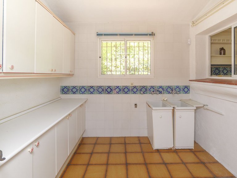 Villa for Sale in Marbella, Malaga 12