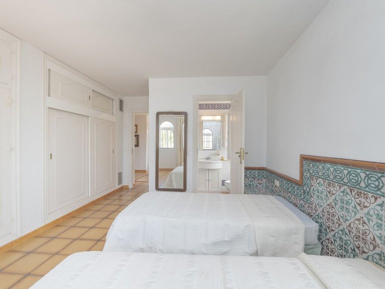 Villa for Sale in Marbella, Malaga 17