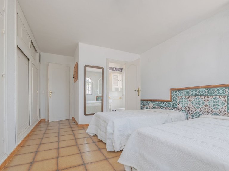 Villa for Sale in Marbella, Malaga 24