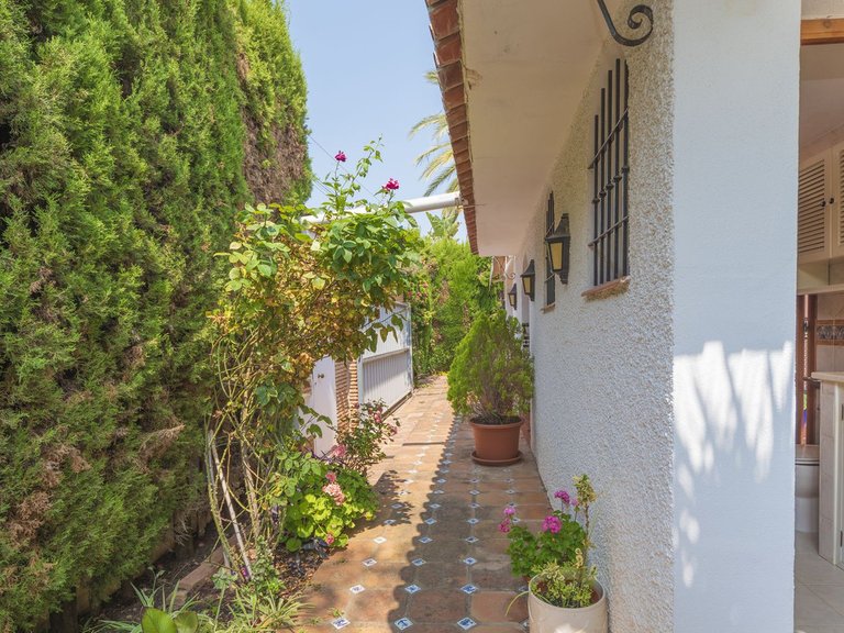 Villa for Sale in Marbella, Malaga 48