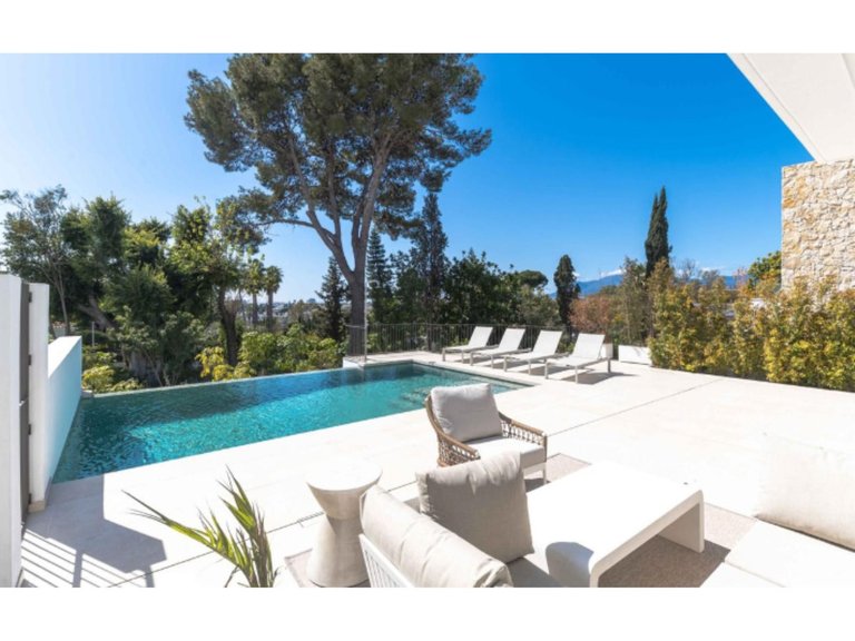Villa for Sale in San Pedro De Alcántara, Malaga 36
