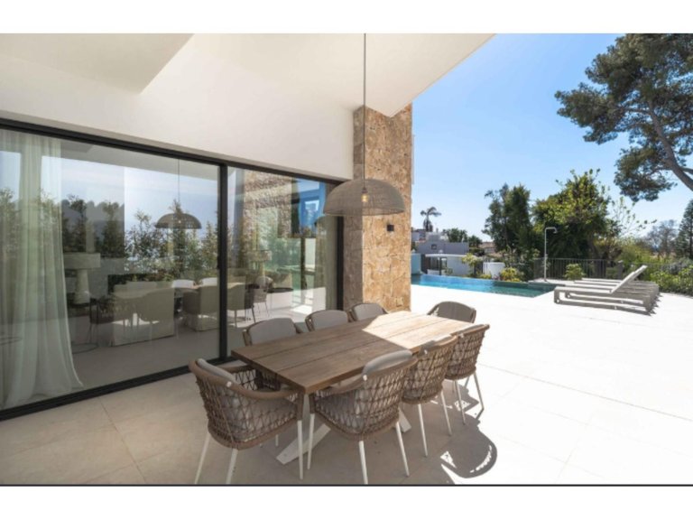 Villa for Sale in San Pedro De Alcántara, Malaga 38