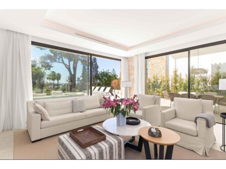 Villa for Sale in San Pedro De Alcántara, Malaga 4