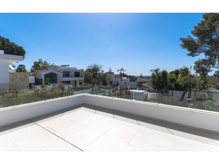 Villa for Sale in San Pedro De Alcántara, Malaga 42