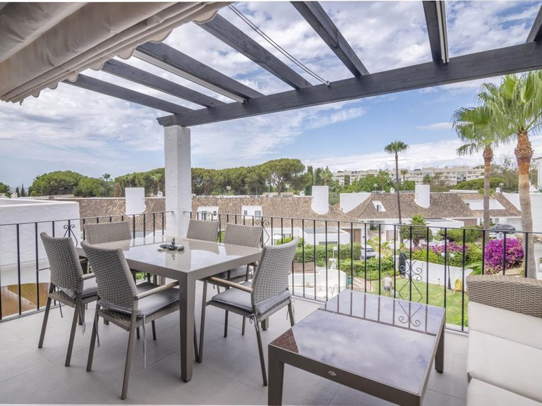 Apartment for Sale in Puerto Banús, Malaga 1