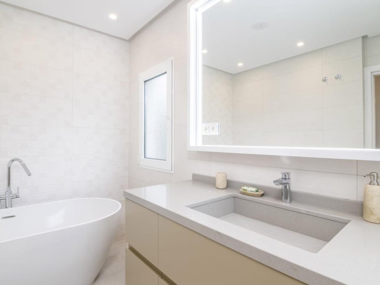 Apartment for Sale in Puerto Banús, Malaga 18