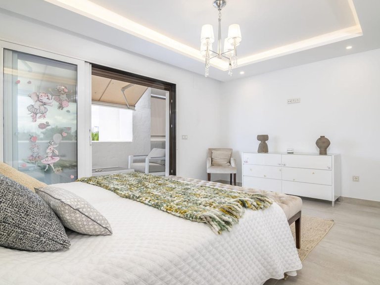 Apartment for Sale in Puerto Banús, Malaga 23