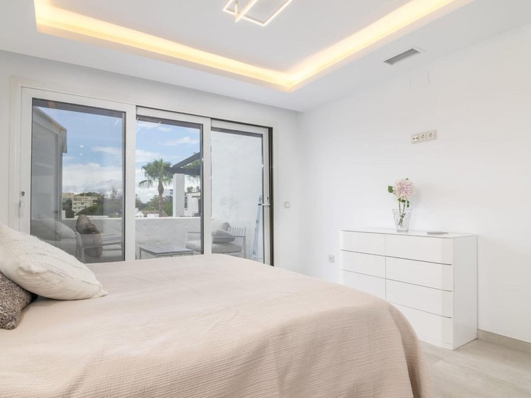 Apartment for Sale in Puerto Banús, Malaga 30