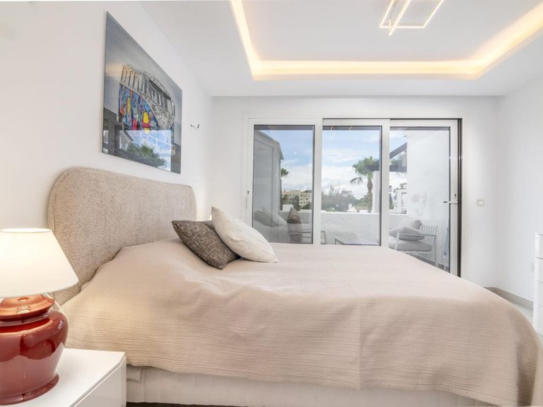 Apartment for Sale in Puerto Banús, Malaga 31