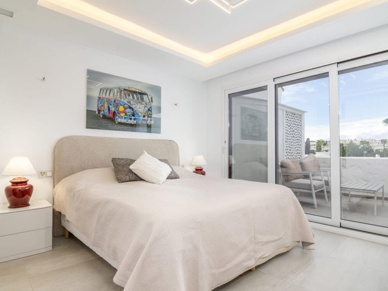 Apartment for Sale in Puerto Banús, Malaga 9