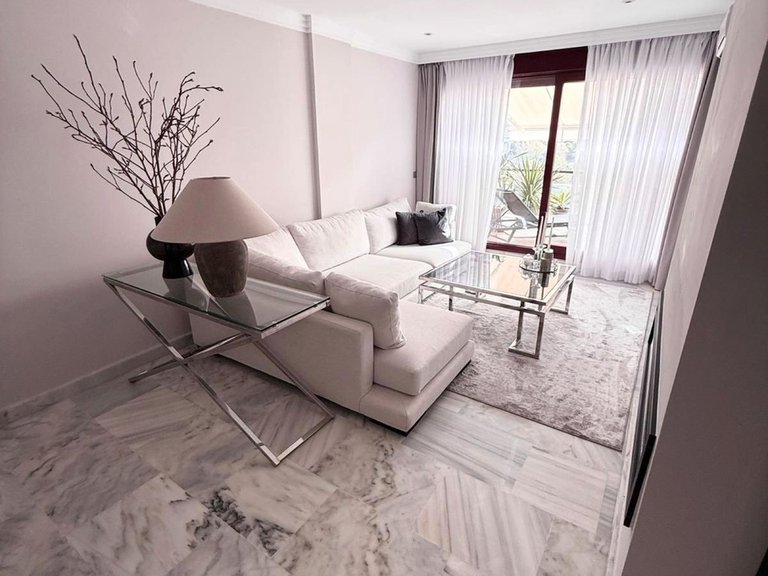 Apartment for Sale in Benahavís, Malaga 18