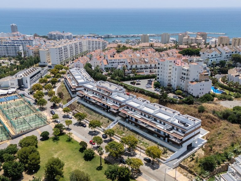 Apartment for Sale in Estepona, Malaga 1