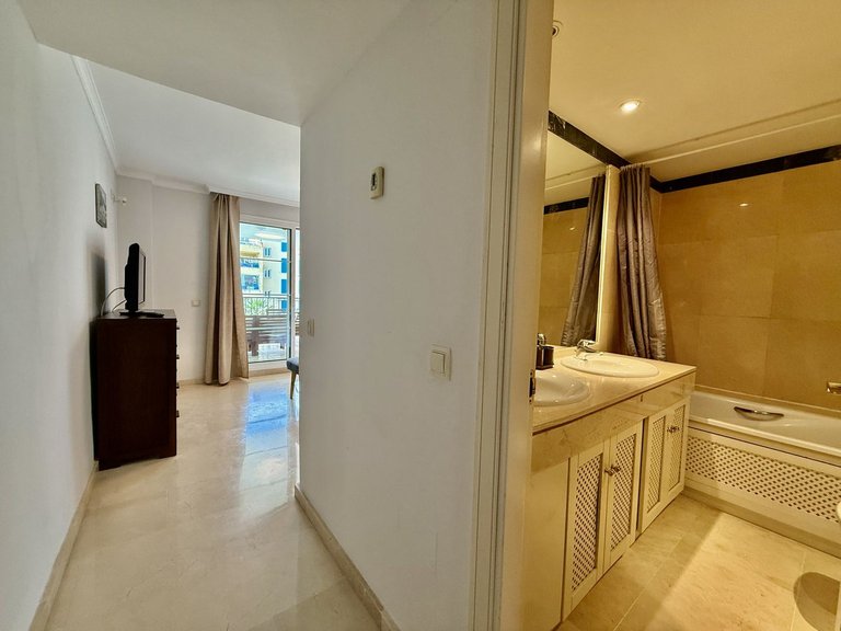 Apartment for Sale in Sotogrande Puerto, Cadiz 14