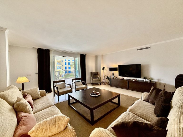 Apartment for Sale in Sotogrande Puerto, Cadiz 3