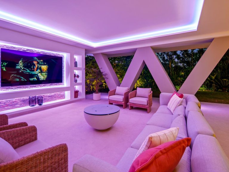 Villa for Sale in Nueva Andalucía, Malaga 12