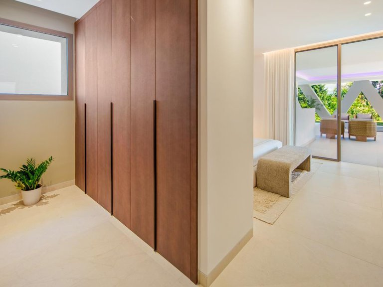 Villa for Sale in Nueva Andalucía, Malaga 24