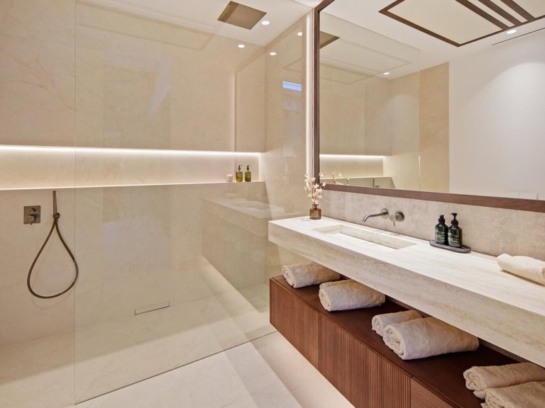 Villa for Sale in Nueva Andalucía, Malaga 30