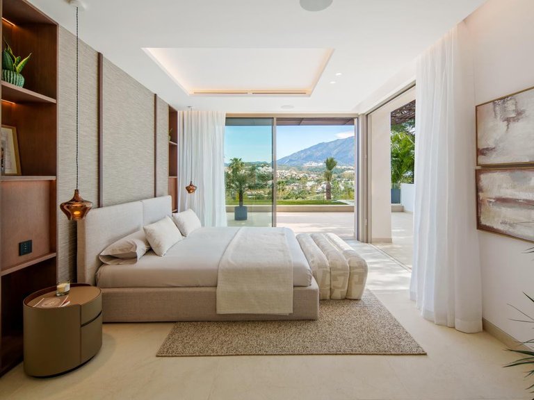 Villa for Sale in Nueva Andalucía, Malaga 48