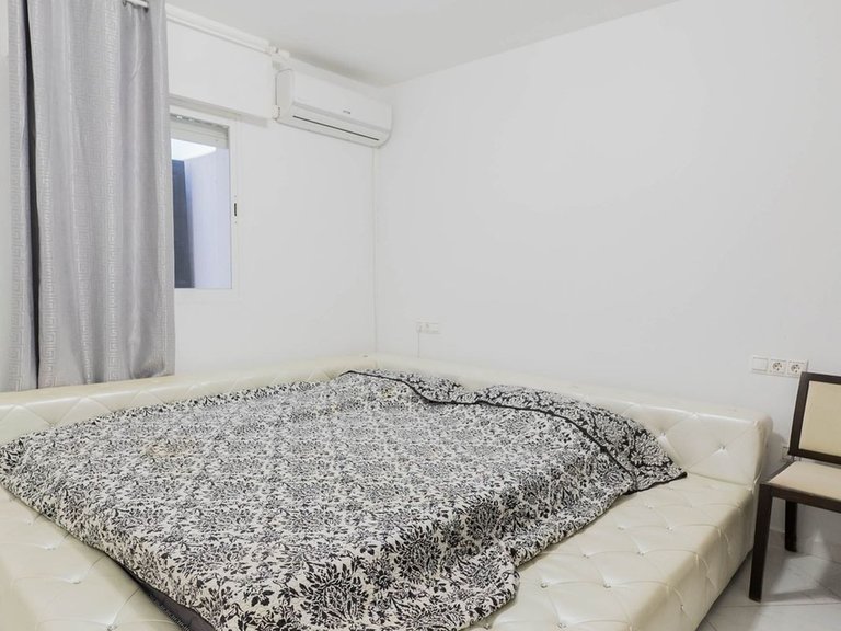 Apartment for Sale in Las Lagunas, Malaga 11
