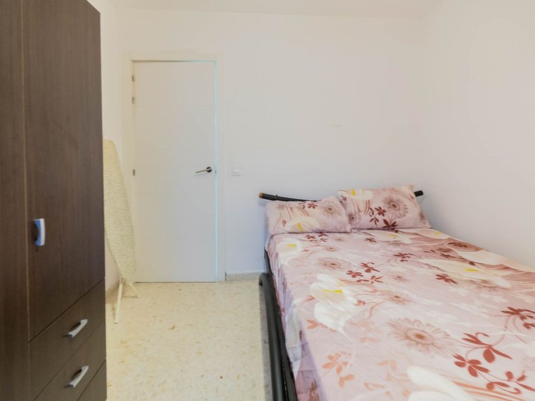 Apartment for Sale in Las Lagunas, Malaga 13