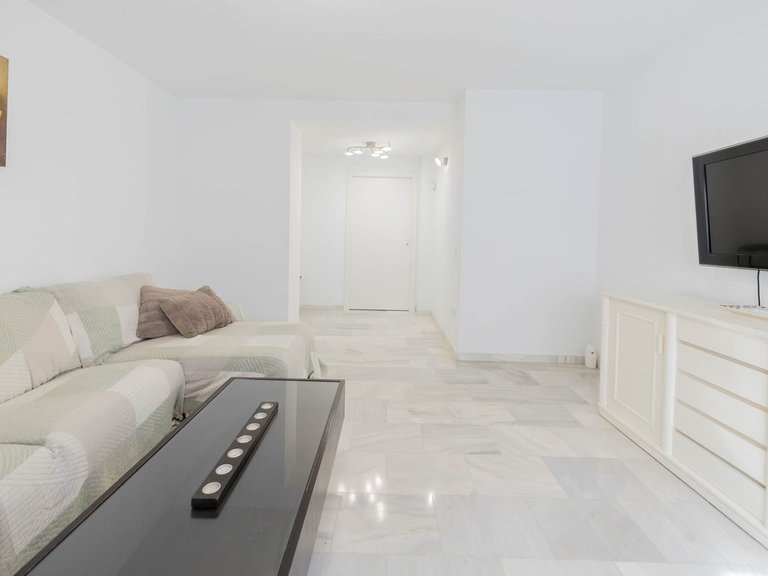 Apartment for Sale in Las Lagunas, Malaga 2
