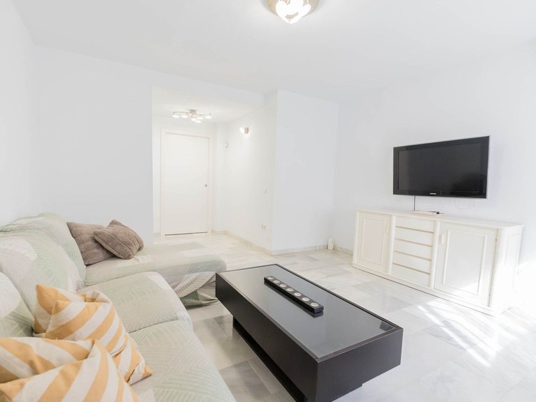Apartment for Sale in Las Lagunas, Malaga 3