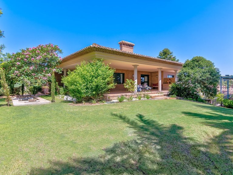 Villa for Sale in Sotogrande, Cadiz 1