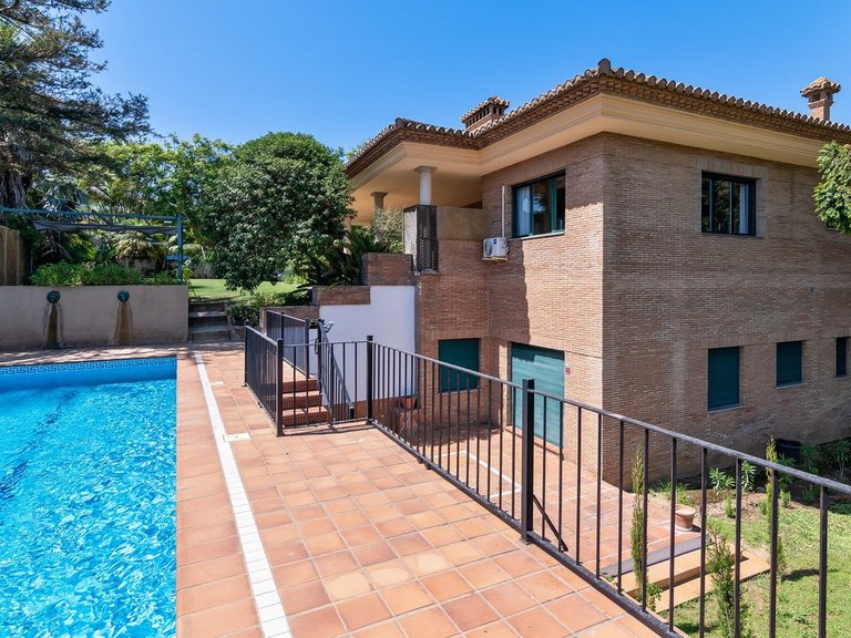 Villa for Sale in Sotogrande, Cadiz 25