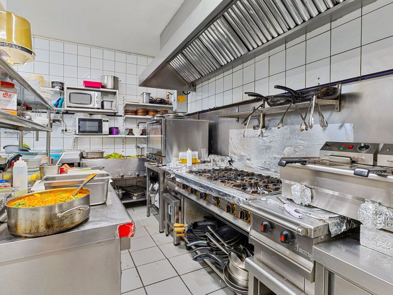 Commercial for Sale in Fuengirola, Malaga 17