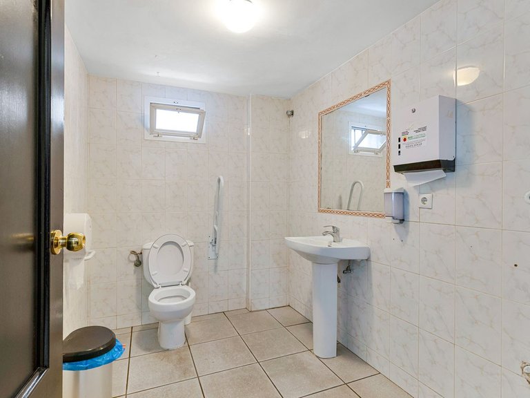 Commercial for Sale in Fuengirola, Malaga 19