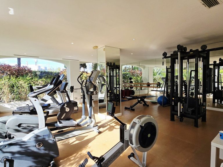 Apartment for Sale in Puerto Banús, Malaga 11
