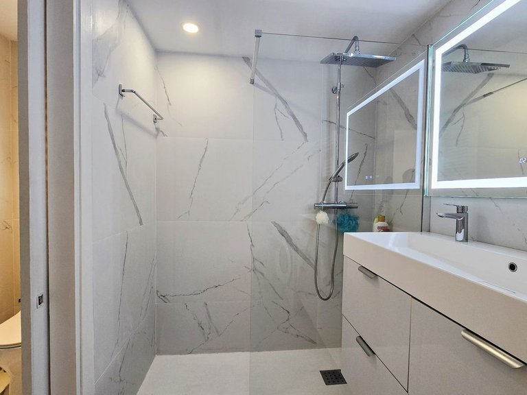 Apartment for Sale in Puerto Banús, Malaga 17