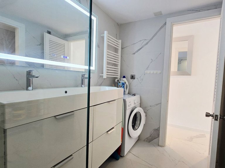 Apartment for Sale in Puerto Banús, Malaga 18