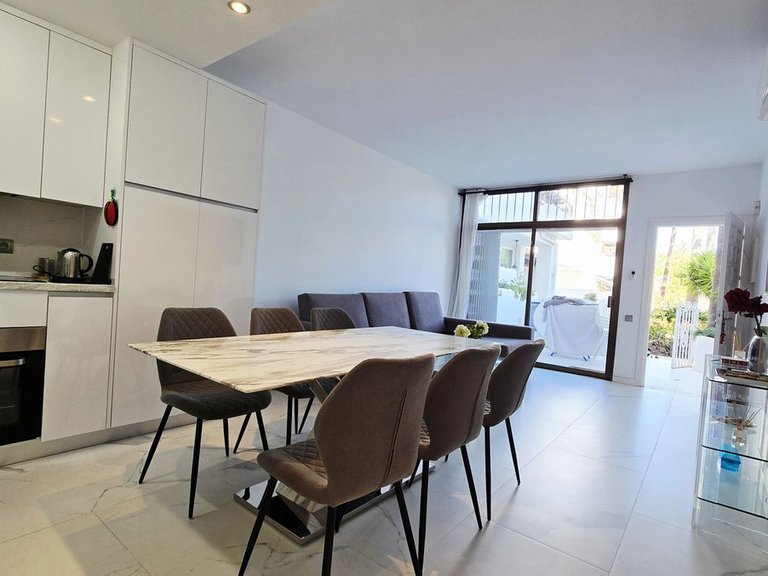 Apartment for Sale in Puerto Banús, Malaga 4