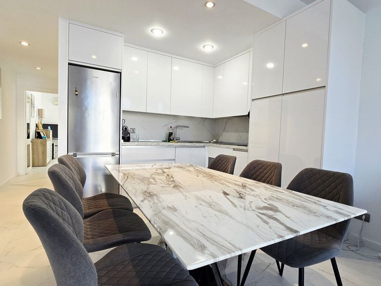 Apartment for Sale in Puerto Banús, Malaga 8