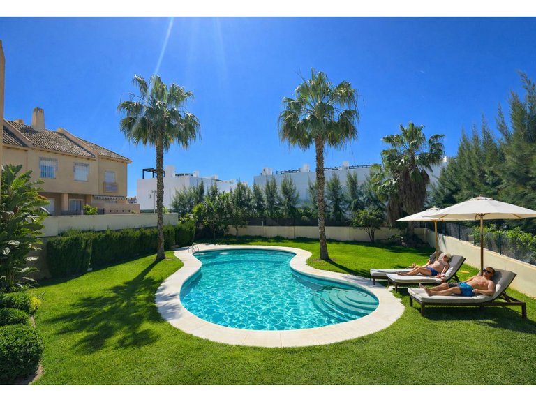 Villa for Sale in Calahonda, Malaga 1