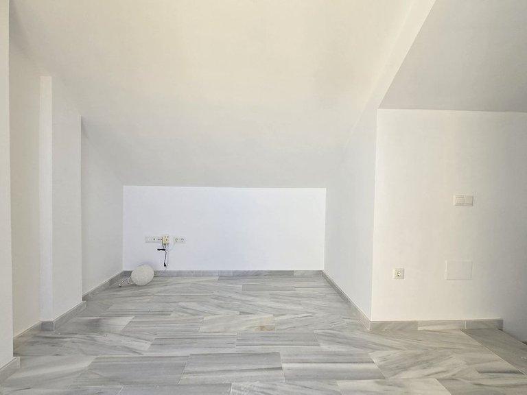 Villa for Sale in Calahonda, Malaga 28