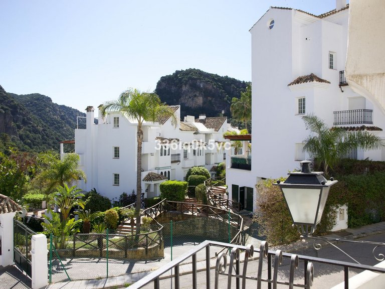 Apartment for Sale in Benahavís, Malaga 11