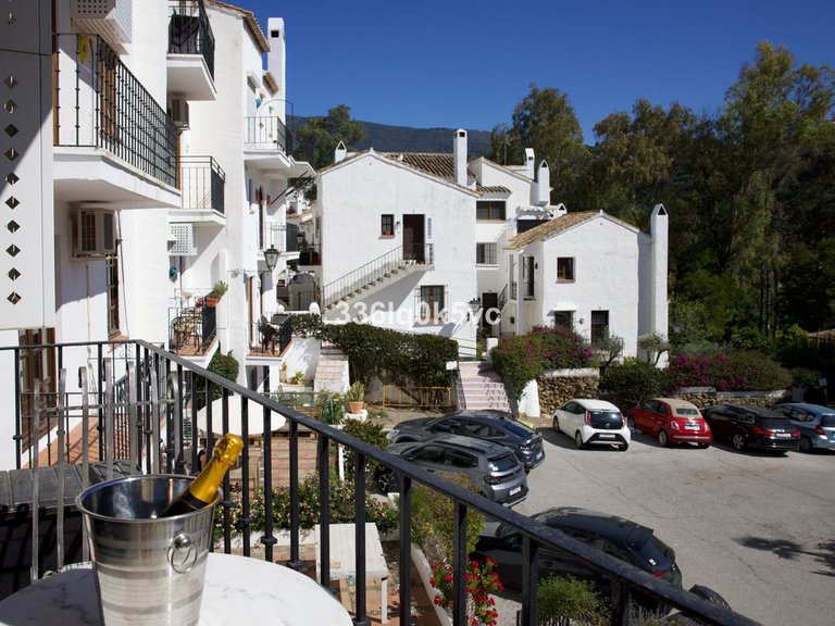 Apartment for Sale in Benahavís, Malaga 12