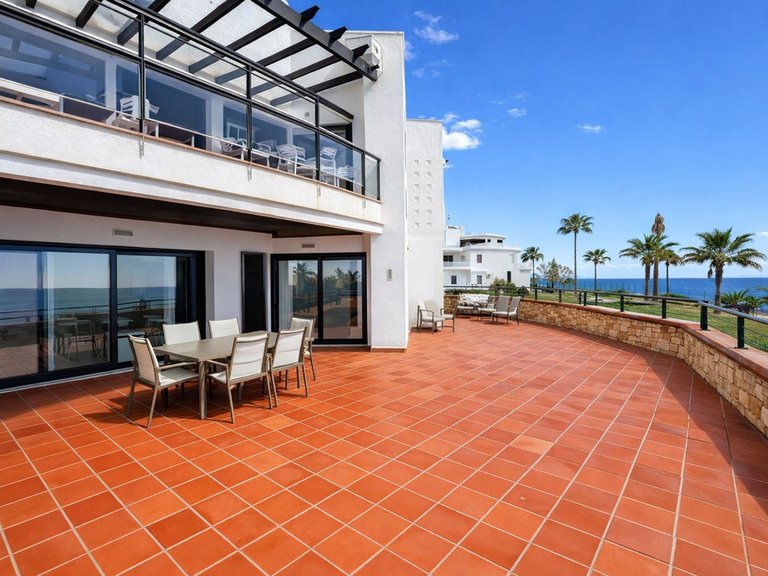 Villa for Sale in Casares Playa, Malaga 1