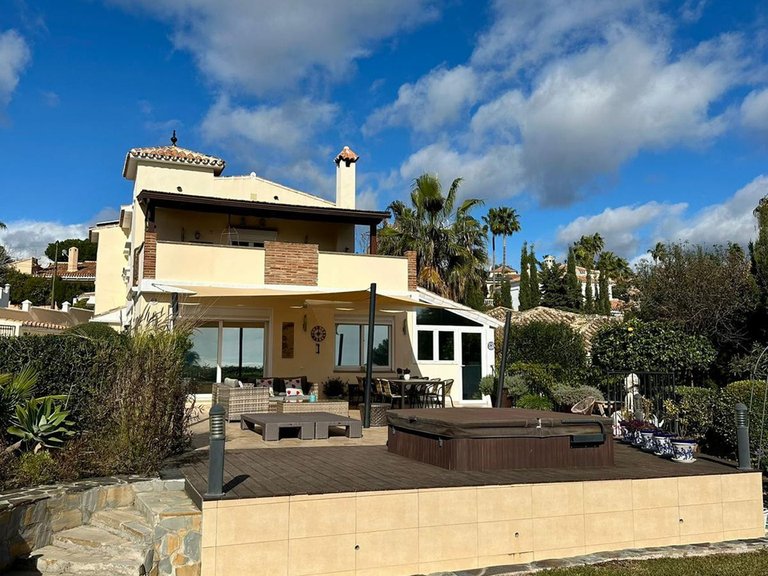 Villa for Sale in Estepona, Malaga 3